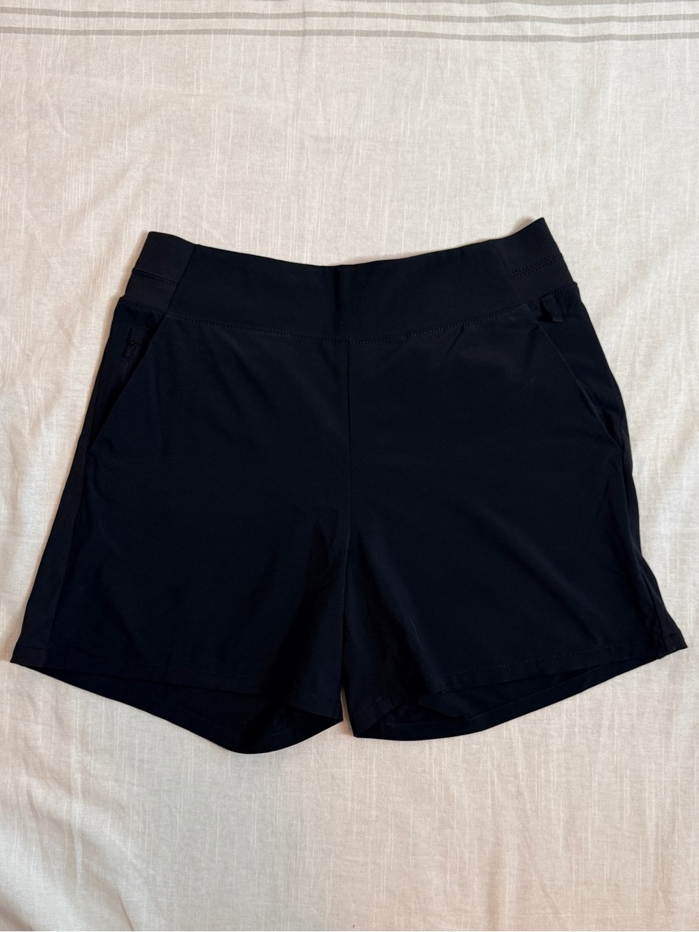 Athleta Brooklyn Mid Rise 5" Short Black 8T(Tall) NWOT Summer 2024